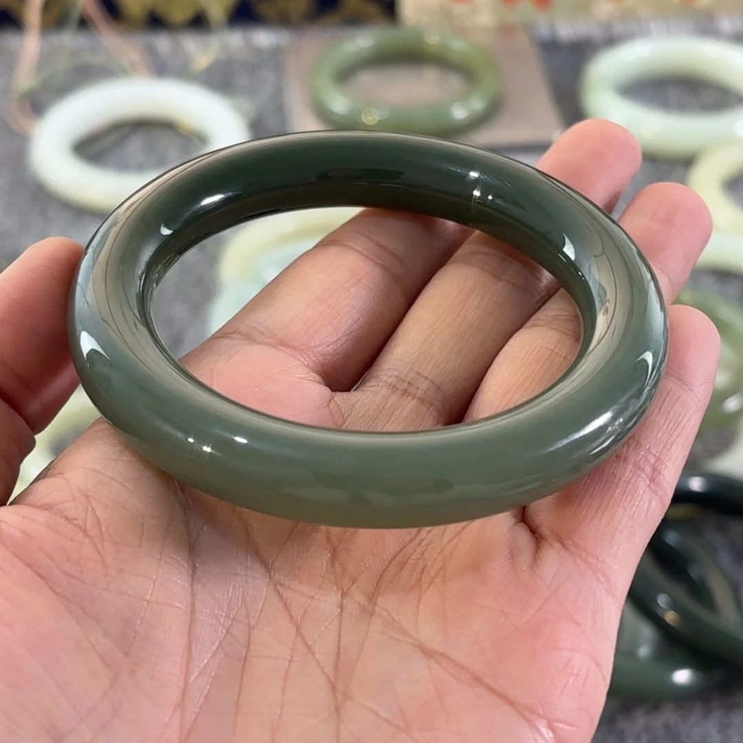 和田玉（糖玉）未镶嵌颈饰