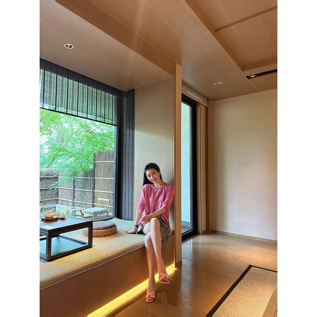 syna希娜 爱意随风起 轻盈透气亚麻两件套