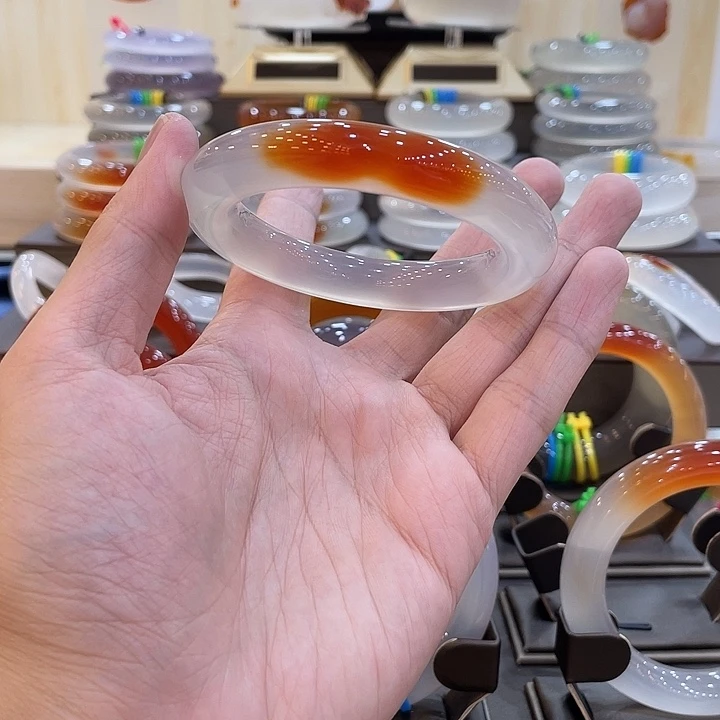 手镯玛瑙/玉髓未镶嵌