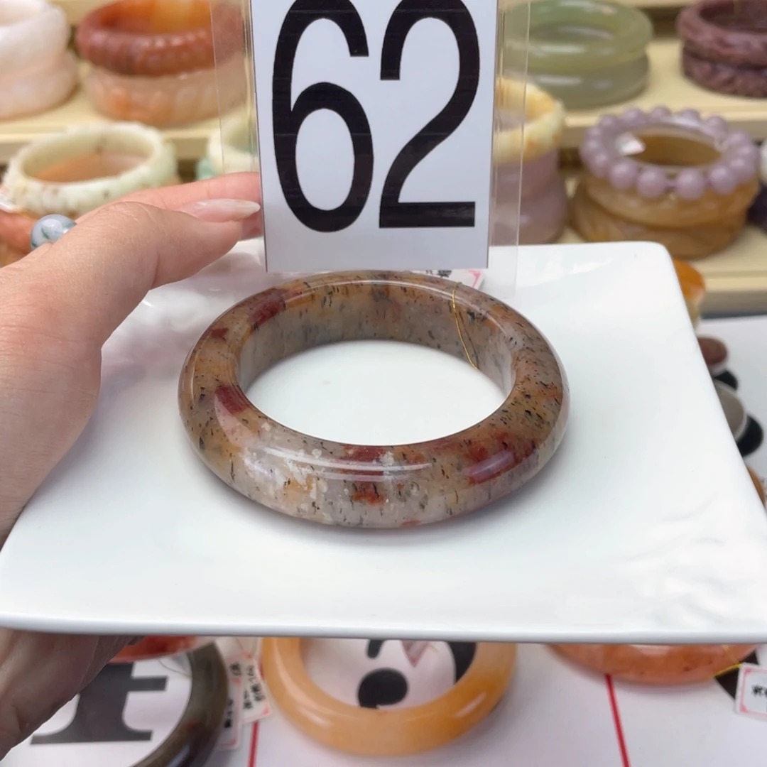 石英岩玉未镶嵌手镯