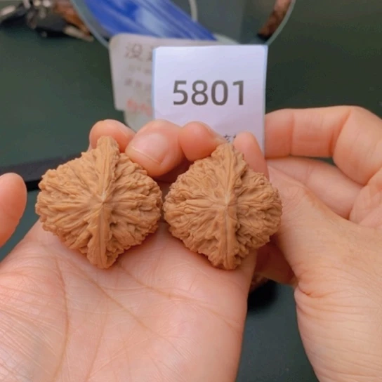 把件文玩核桃39凹底南疆石5801