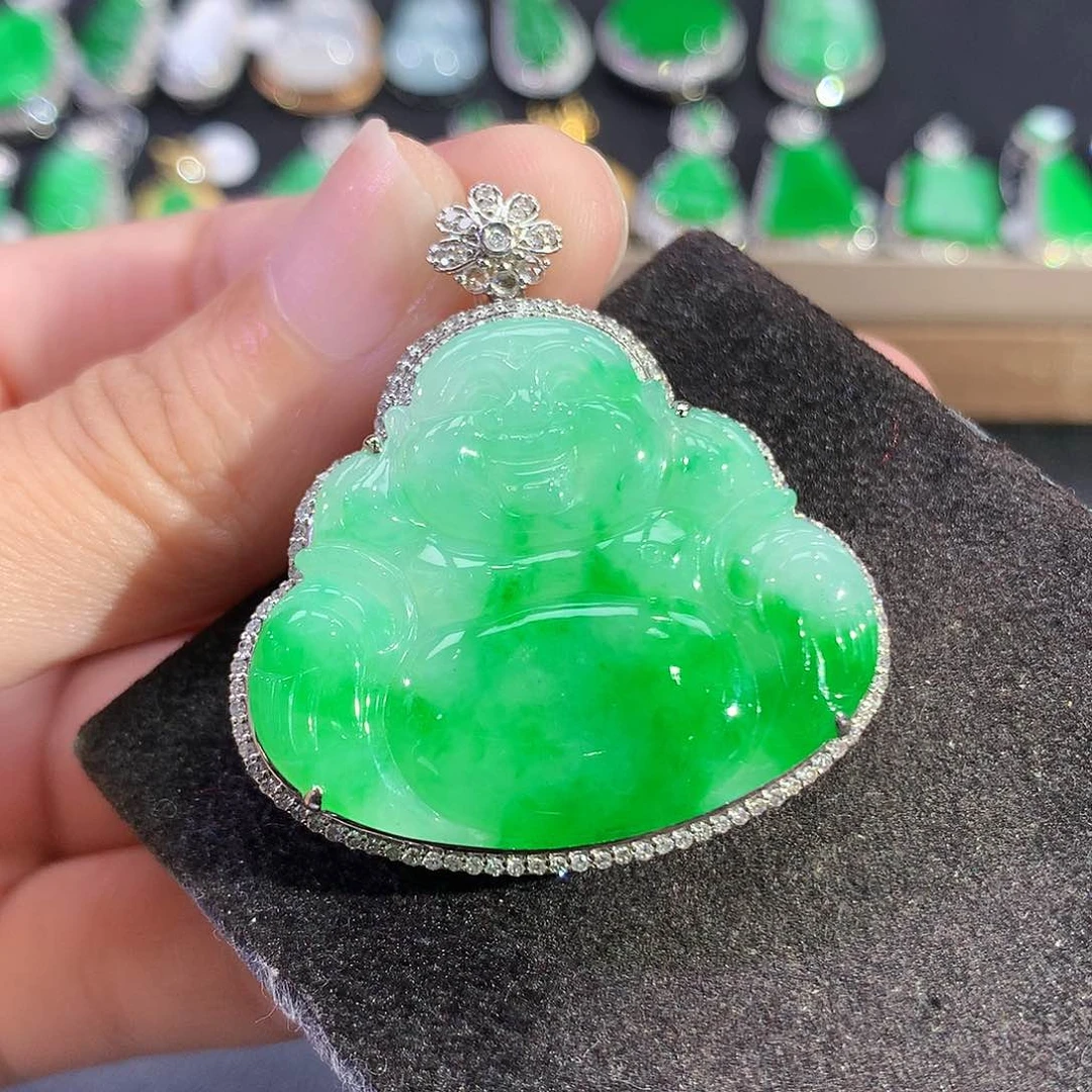 翡翠18K金镶嵌吊坠(赠链)