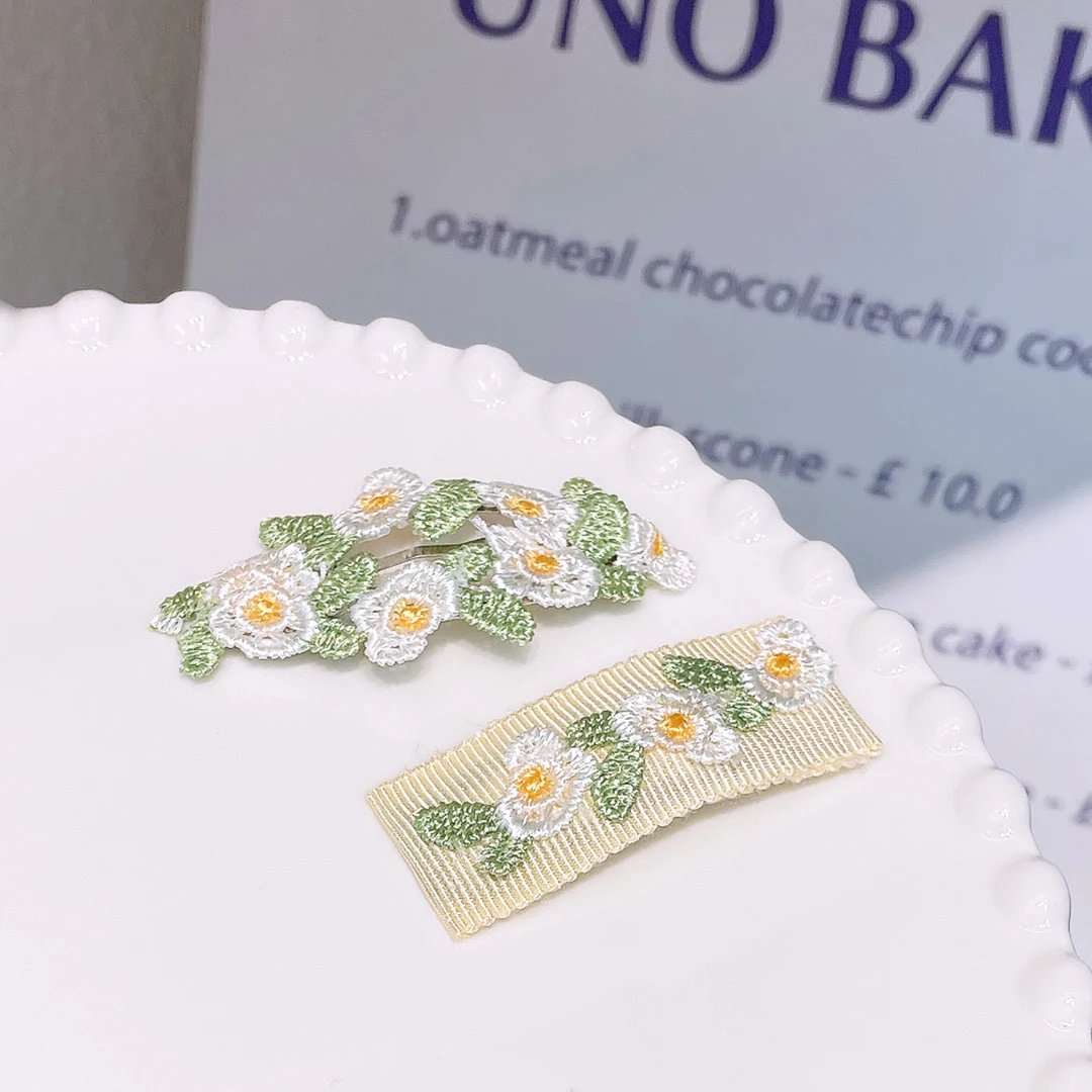 A-6610  aa 1对黄绿色花花刺绣小清新不伤发耐用掰掰夹     发圈