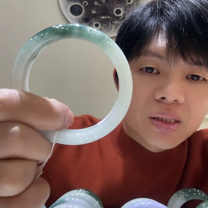 翡翠未镶嵌手镯翡翠