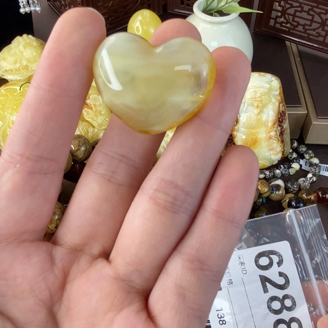 琥珀未镶嵌珠宝奇石