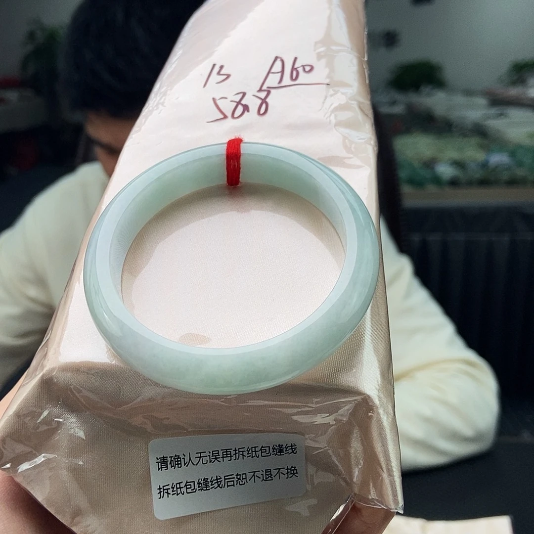 翡翠未镶嵌手镯拍一发一