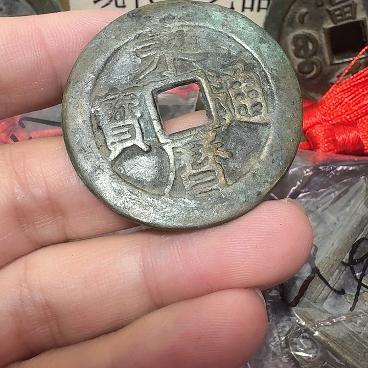 玉***玉铜现代工艺品花钱