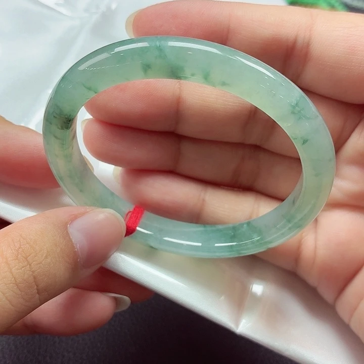 翡翠未镶嵌手镯（贵妃镯）天然缅甸A货翡翠
