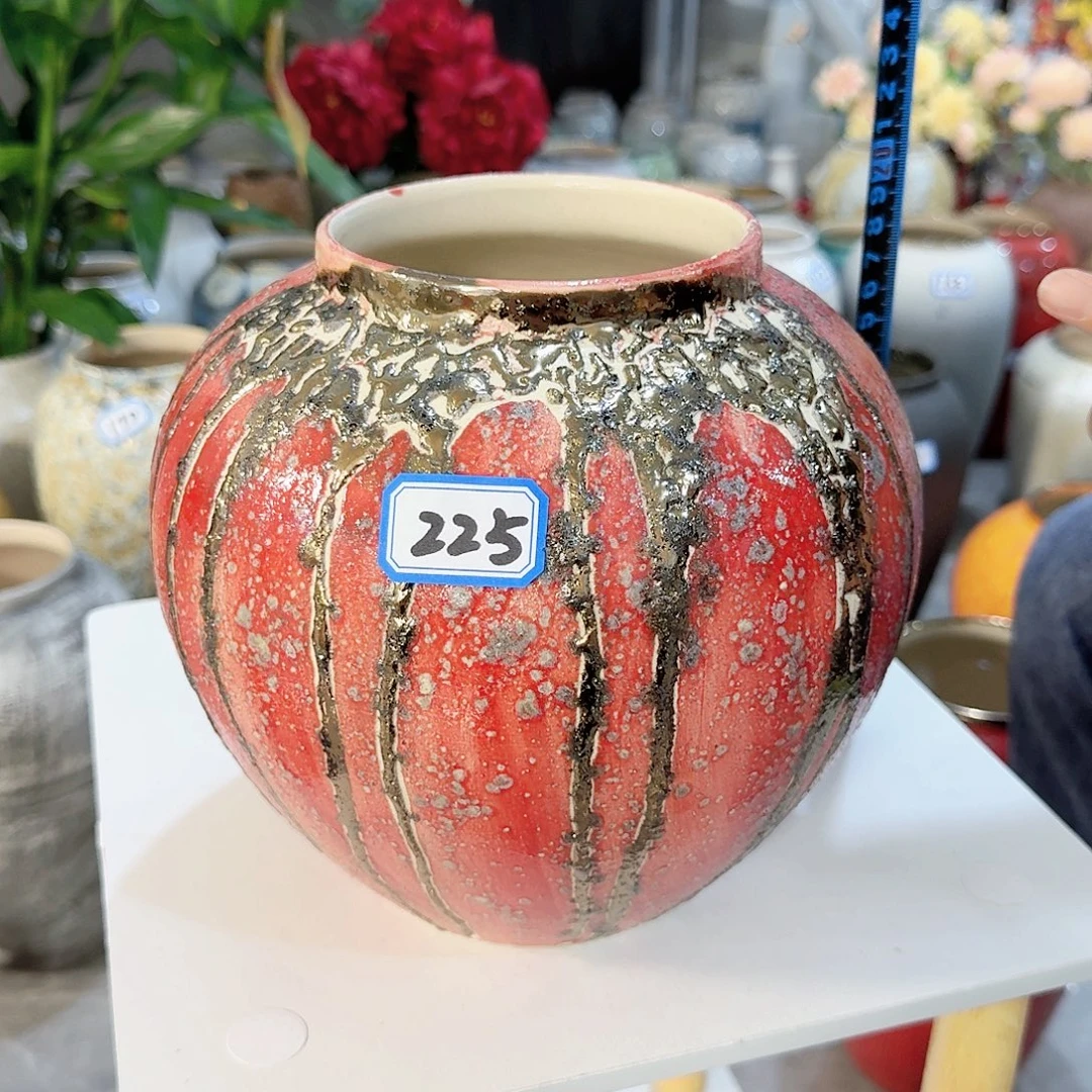 225号陶瓷高20厘米微瑕一个