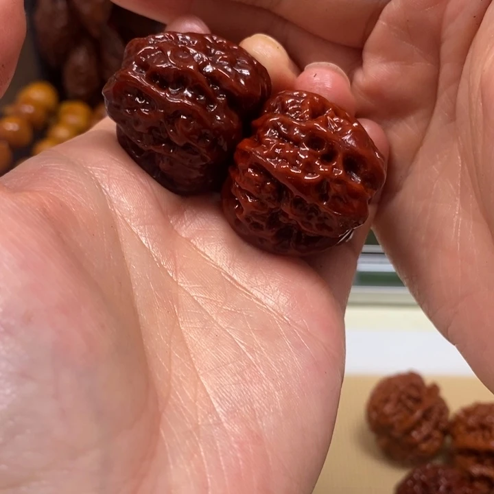 文玩核桃吊坠蛤蟆头