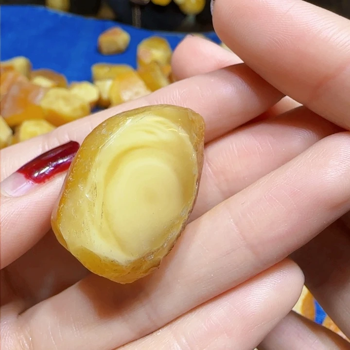 定制琥珀未镶嵌蜜蜡