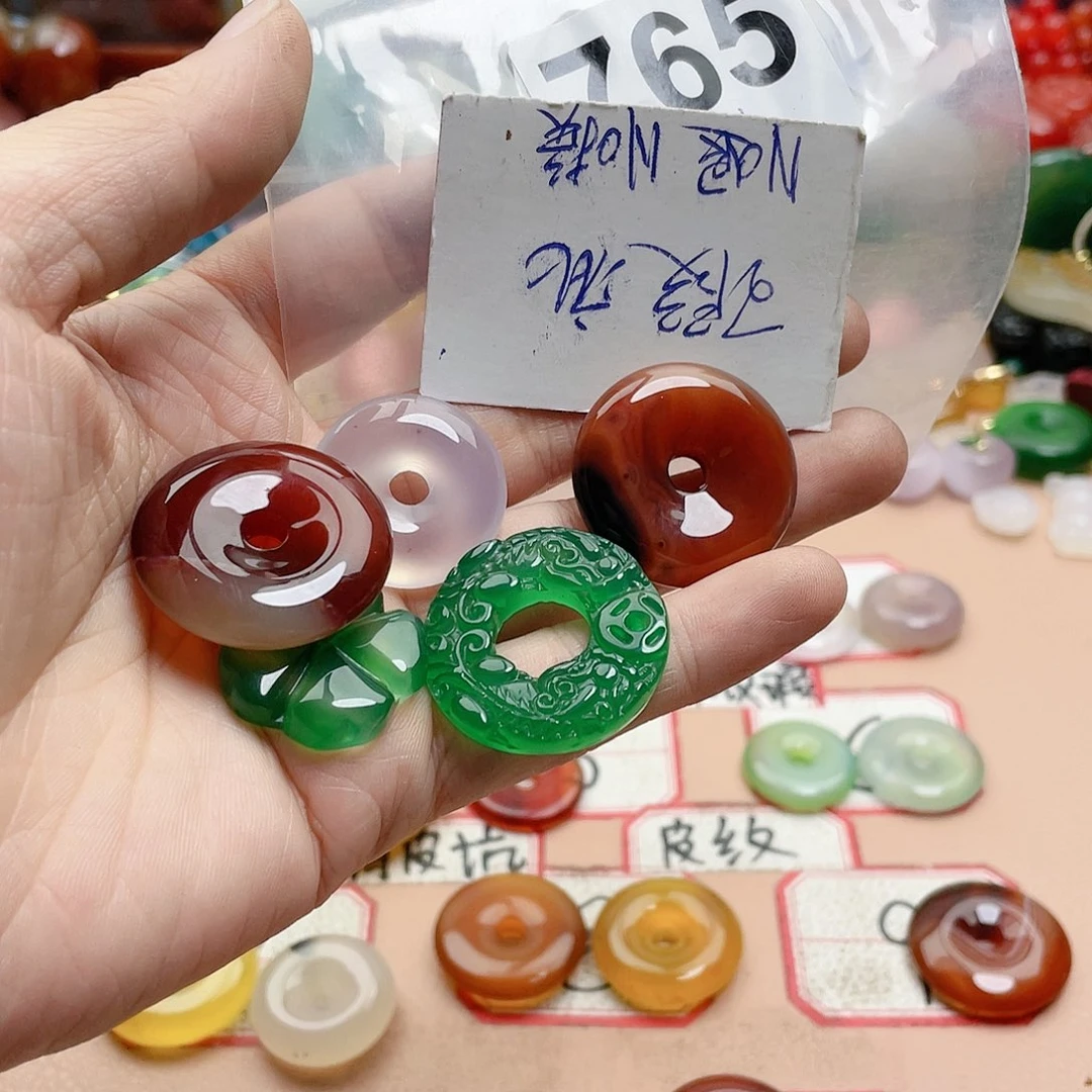 合金颈饰玛瑙/玉髓你*人