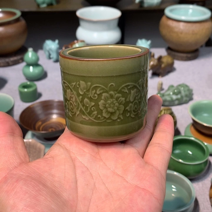 龙泉青瓷手工缠枝莲