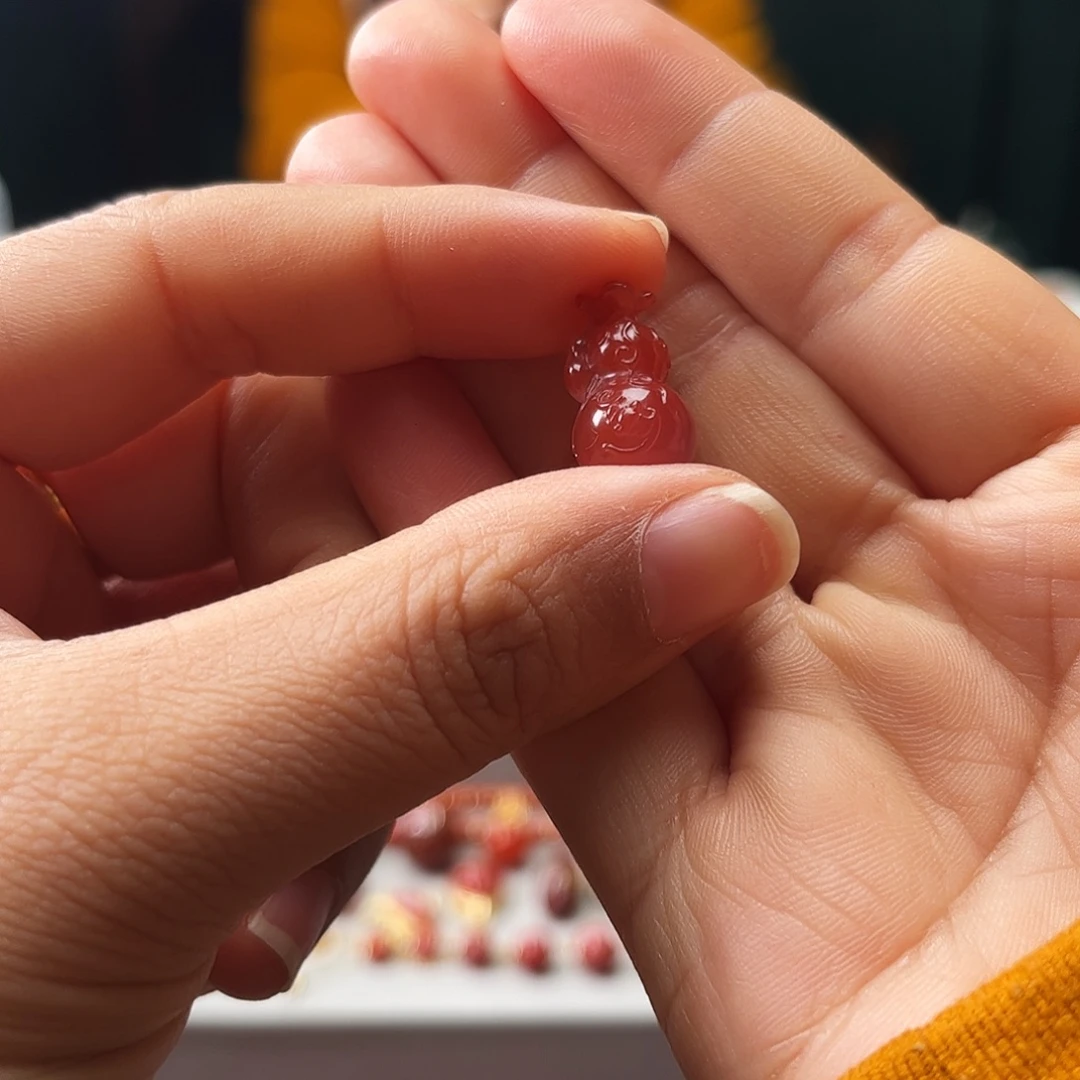 南红玛瑙未镶嵌珠宝奇石