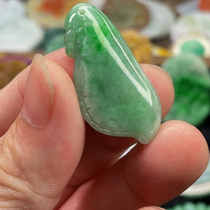 翡翠未镶嵌颈饰翡翠