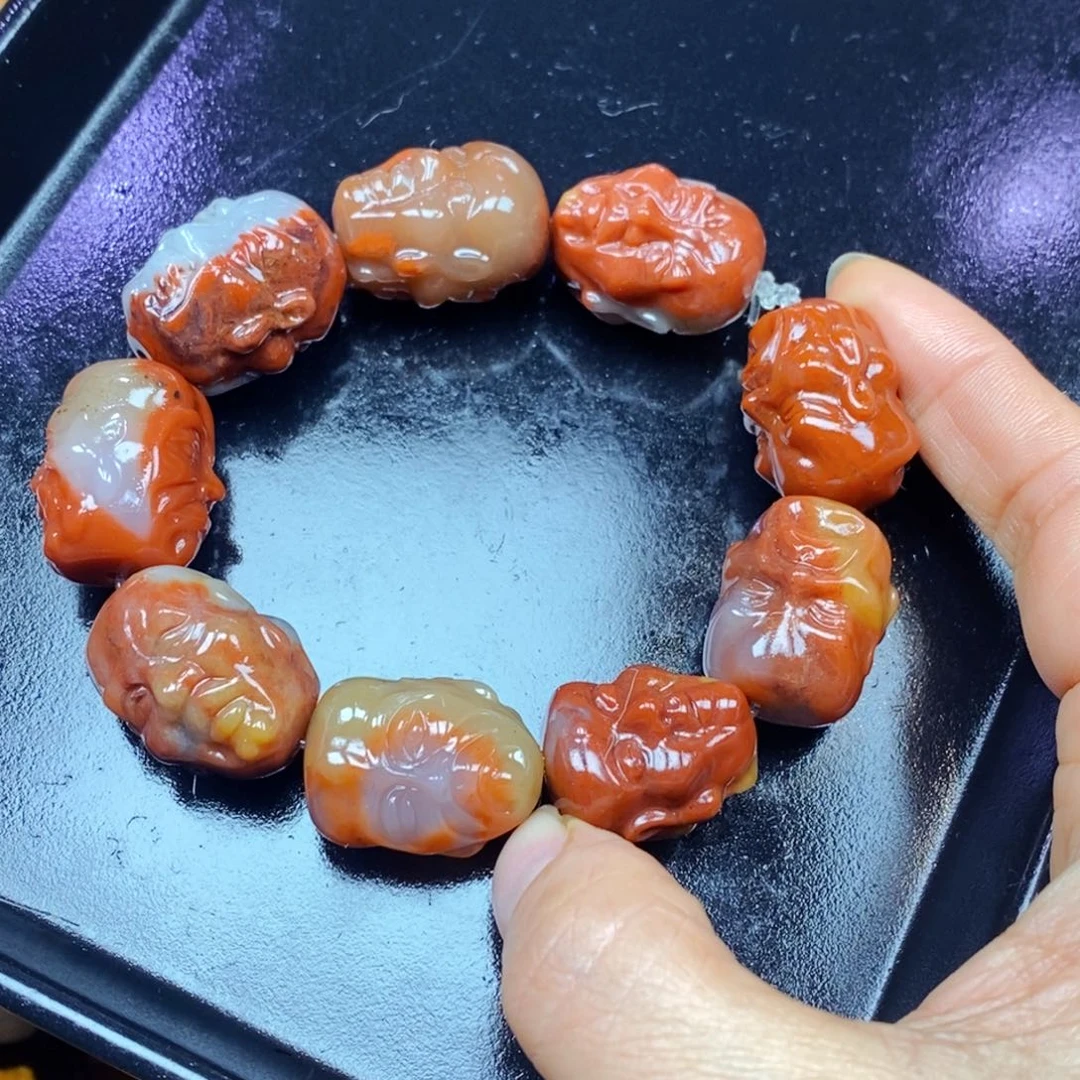 未镶嵌石英质玉（黄龙玉）颈饰