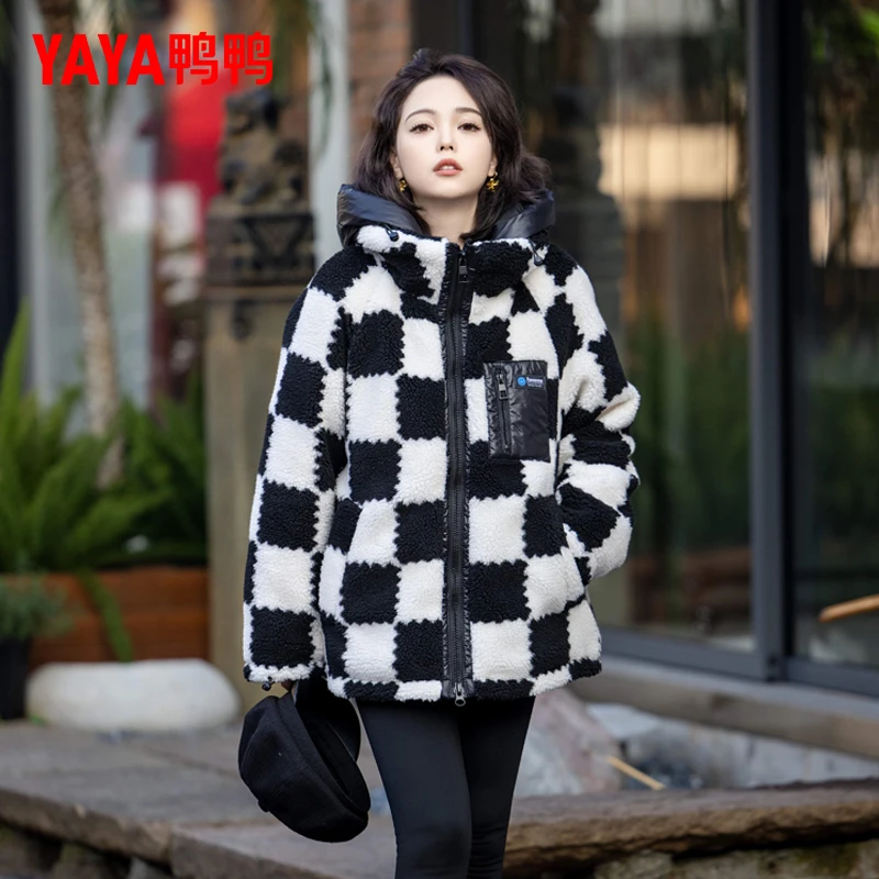 YAYA鸭鸭热力感羽绒服女士2025新款冬季保暖时尚休闲宽松连帽外套