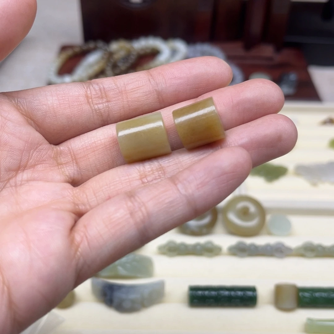 玛***姐和田玉未镶嵌珠宝半成品