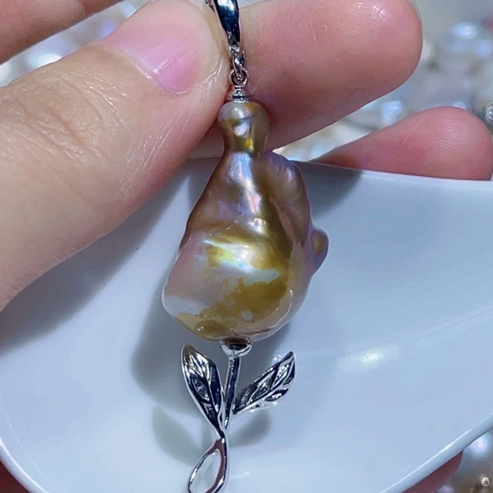 颈饰未镶嵌淡水珍珠