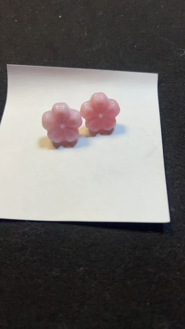 定制款独山玉芙蓉粉冰透梅花款耳钉
