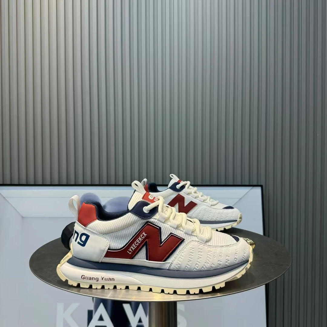 男士休闲运动秋季皮布拼接休闲百搭舒适