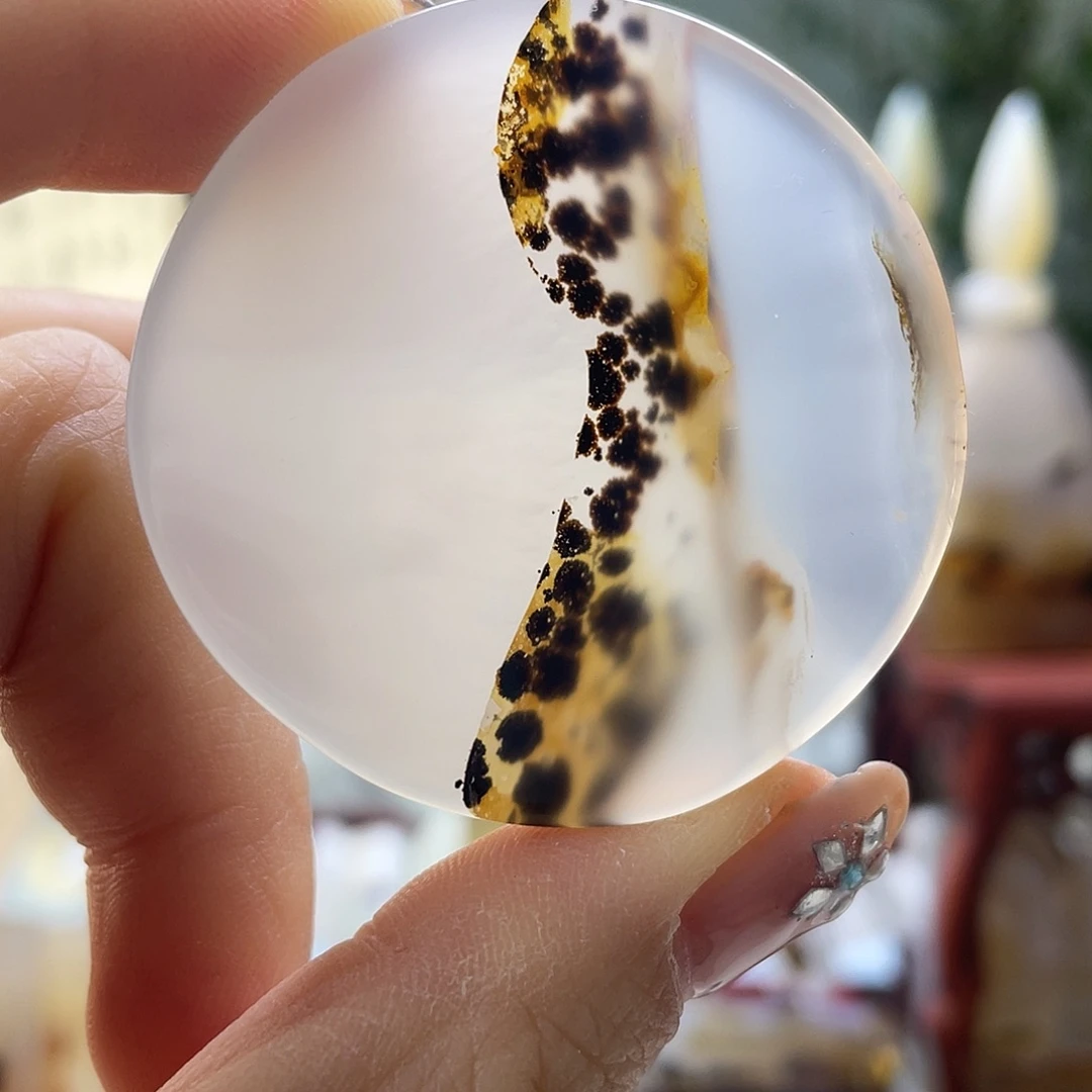 焦***8玛瑙/玉髓未镶嵌珠宝半成品