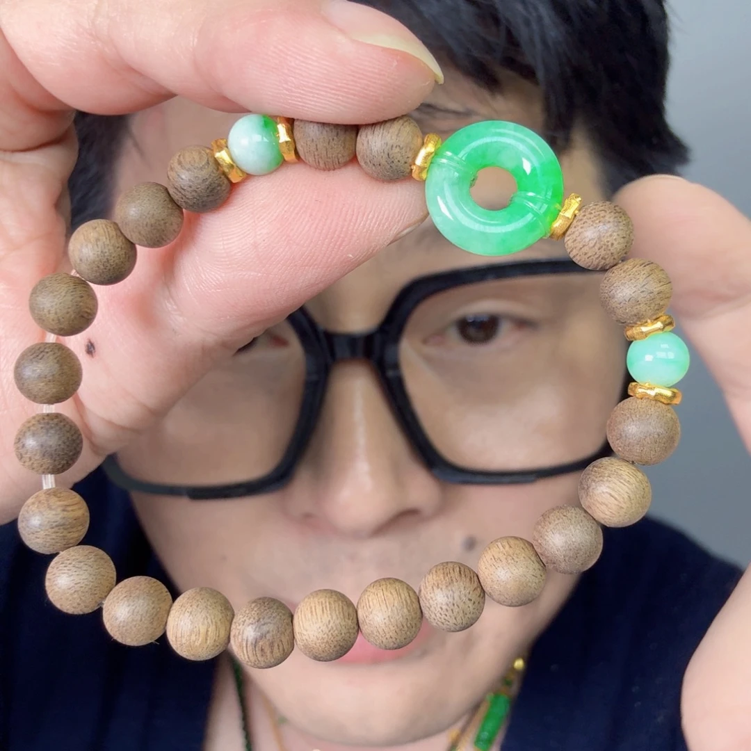 翡翠18K金镶嵌颈饰一件