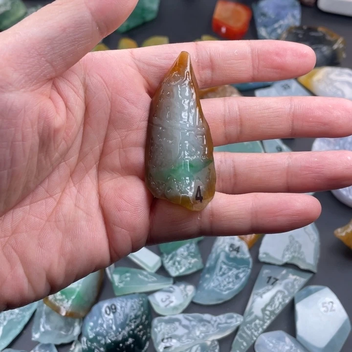 定制翡翠未镶嵌黄加绿