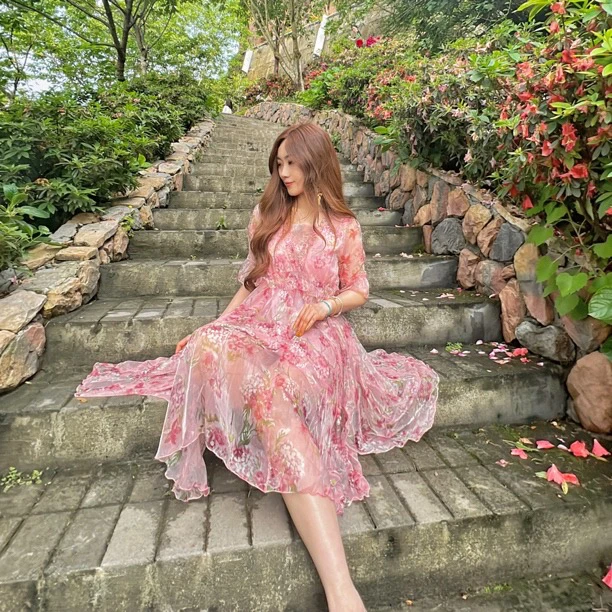 气质芙蓉粉法式收腰显瘦大摆碎花仙女中裙