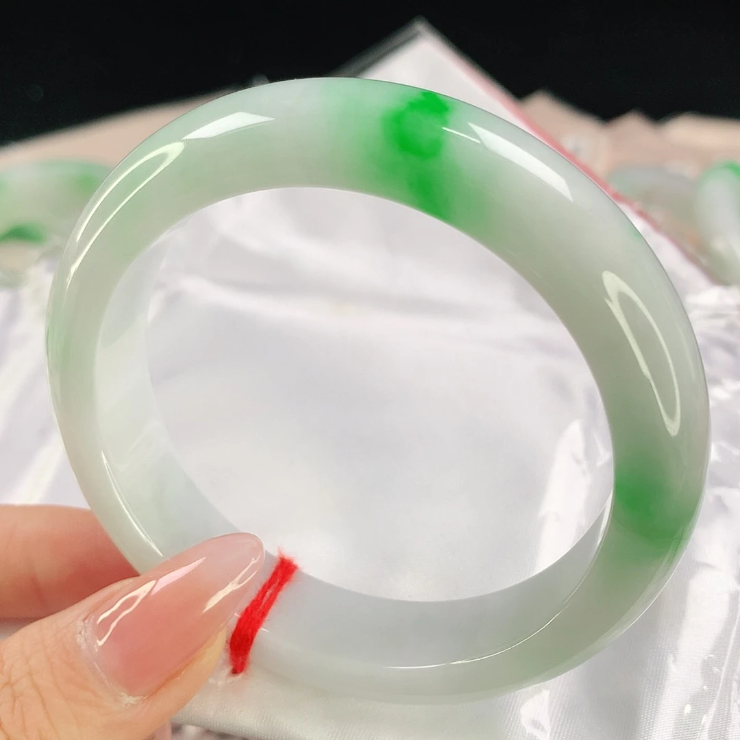 未镶嵌手镯翡翠697