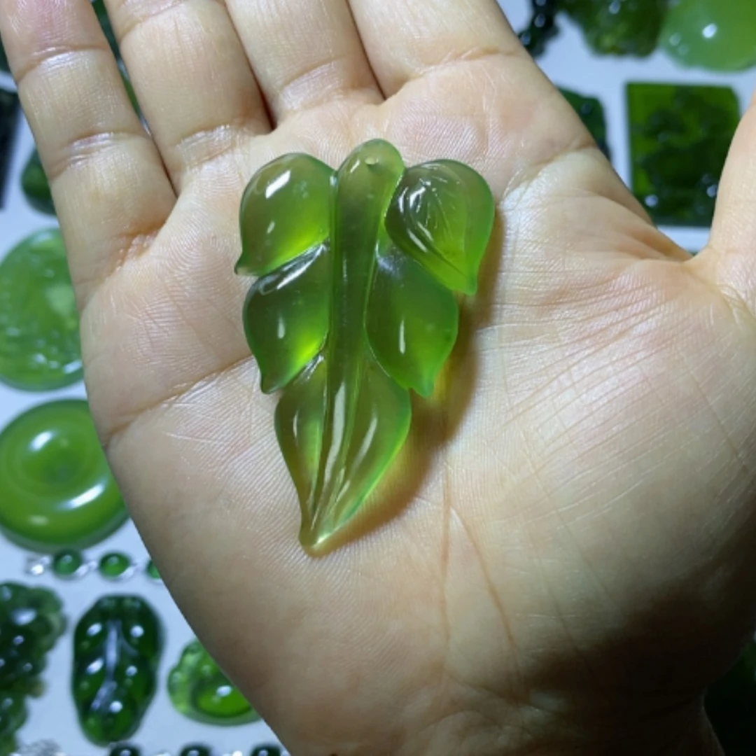 【闪购商品】未镶嵌蛇纹石玉颈饰