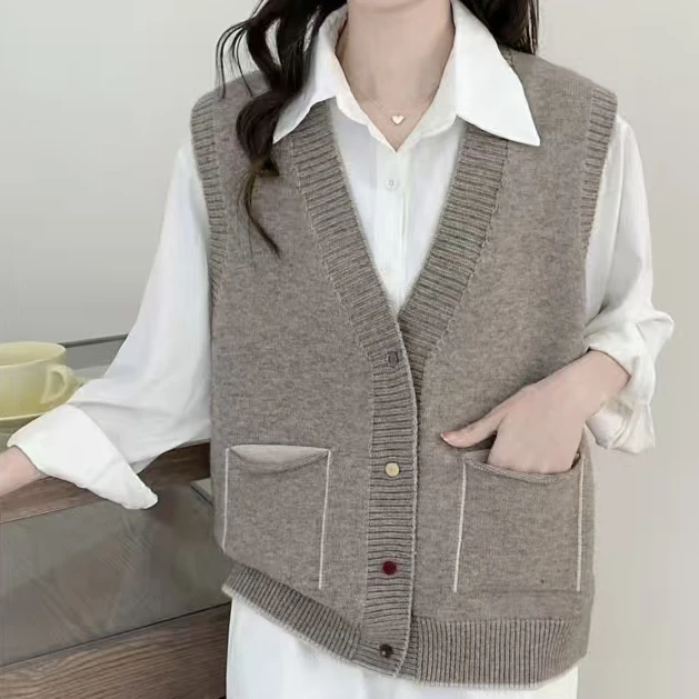宽松v领彩色扣女士毛衣坎肩短款上衣
