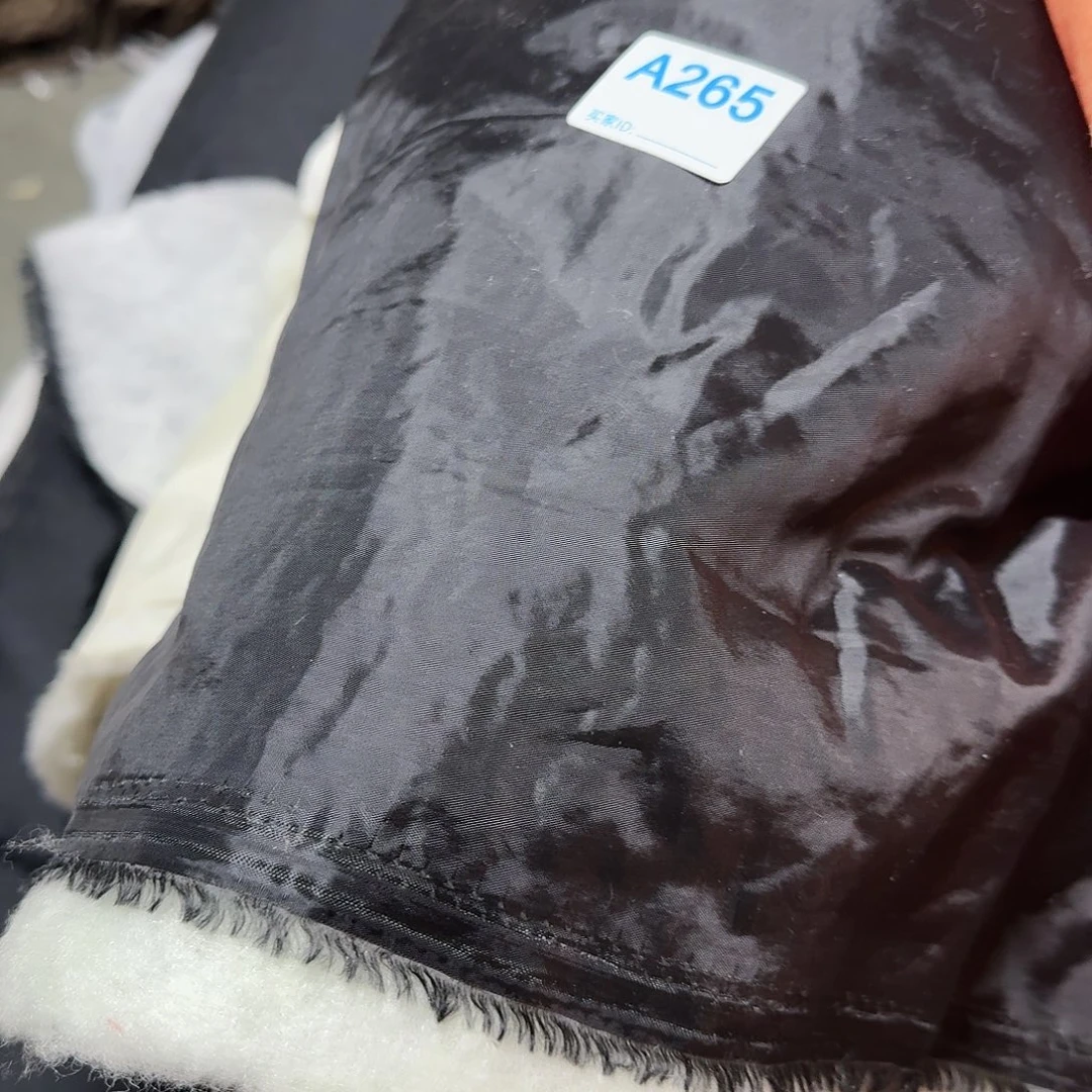 黑色西装内衬加棉12元3米265