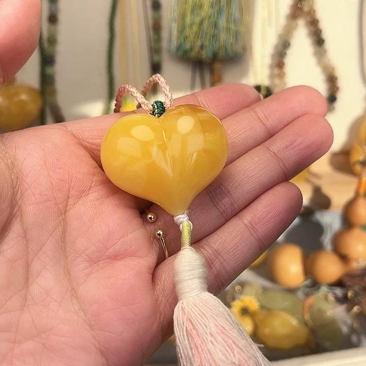 蜜蜡颈饰未镶嵌栀**开蜜蜡