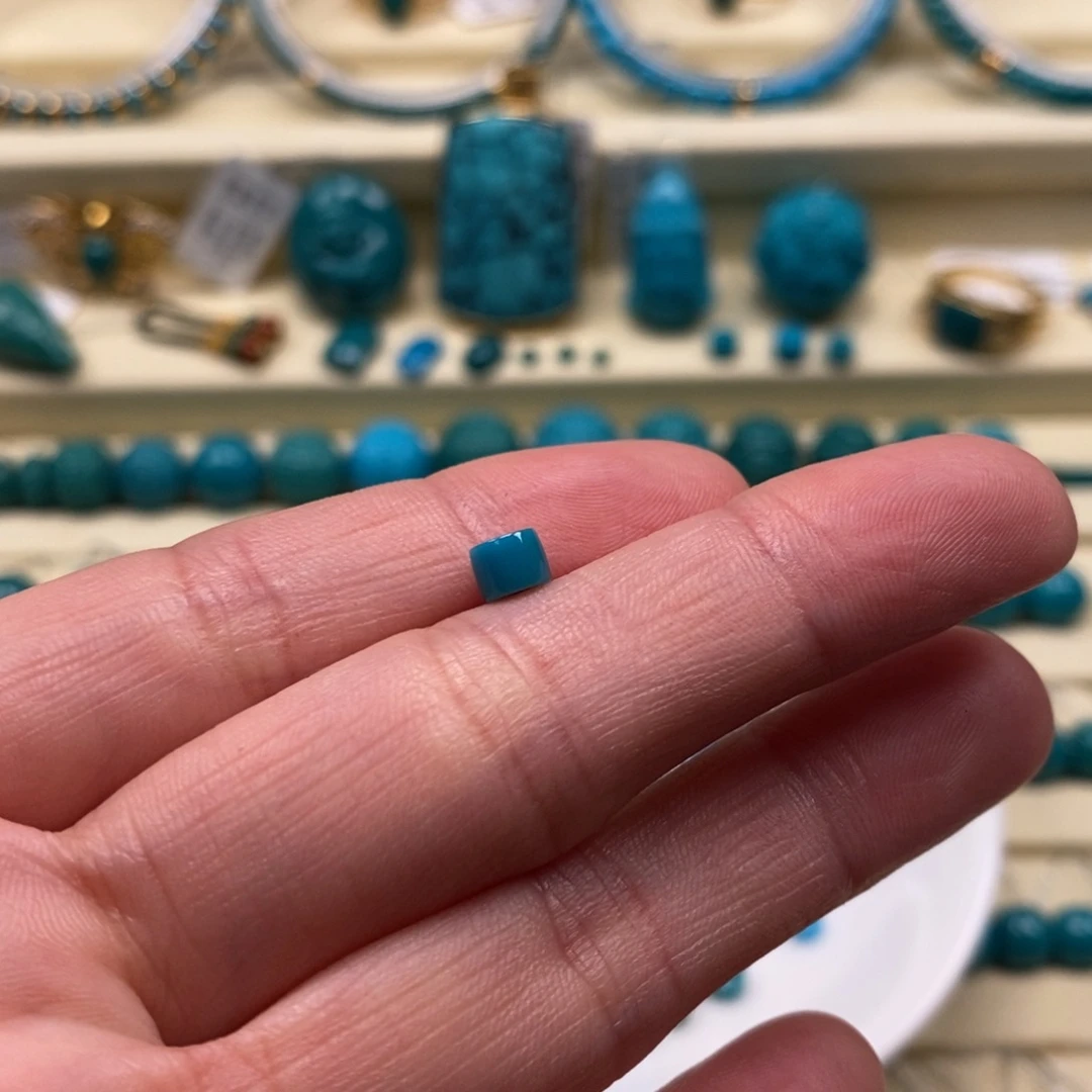 百***特绿松石未镶嵌珠宝奇石