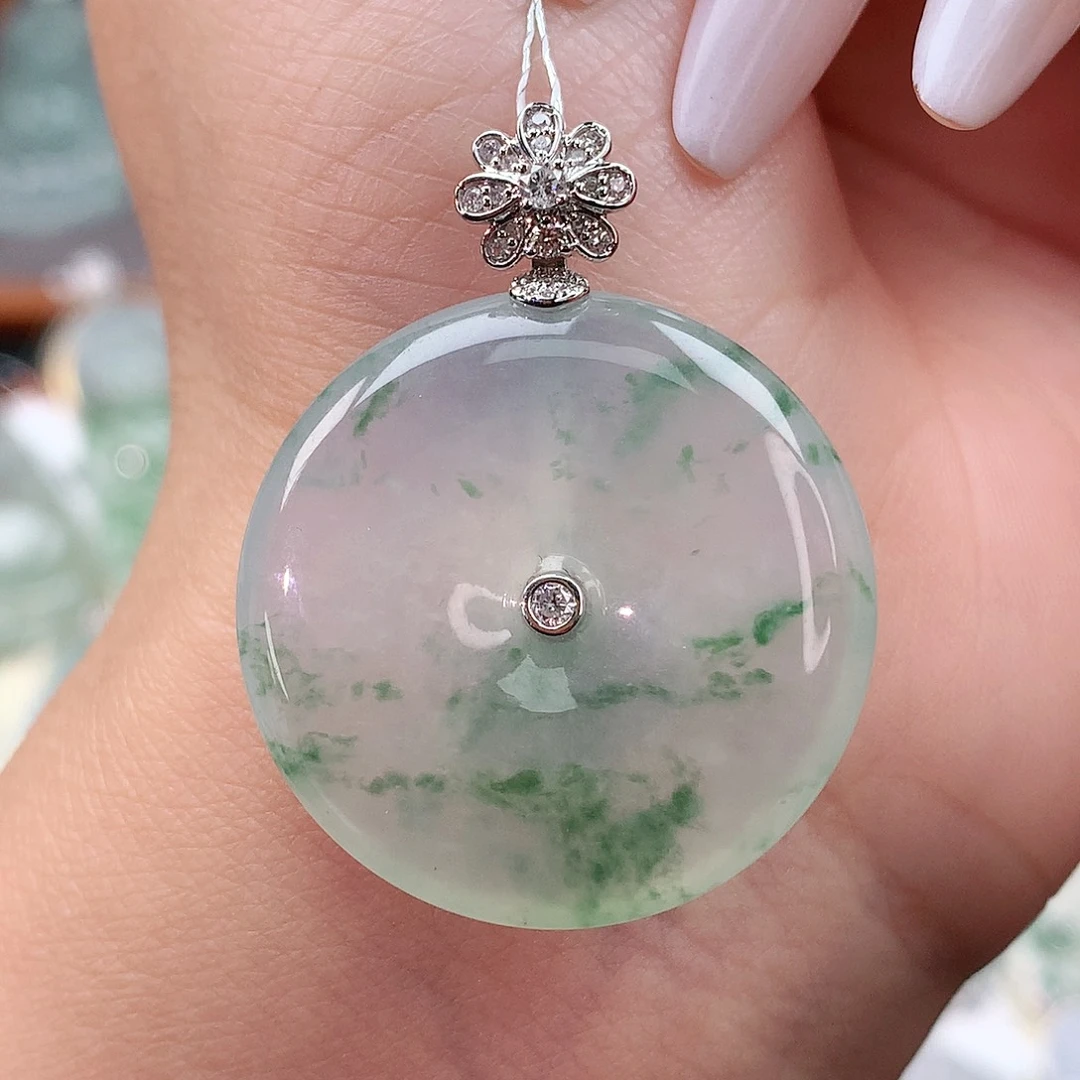 颈饰18K金镶嵌翡翠扣