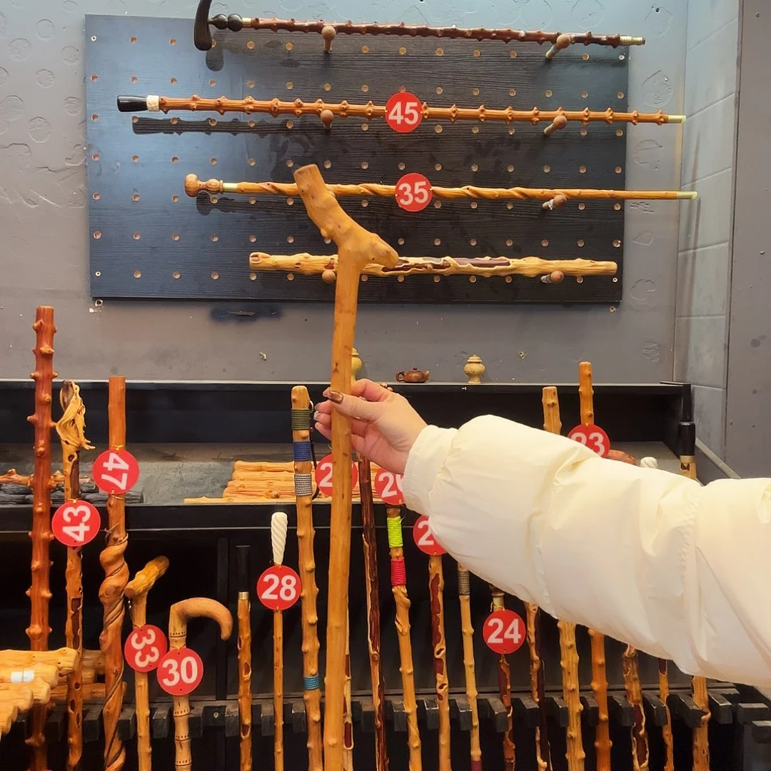 行***者96公分左右长，拐杖