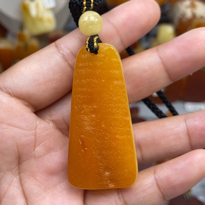 【闪购商品】琥珀颈饰未镶嵌