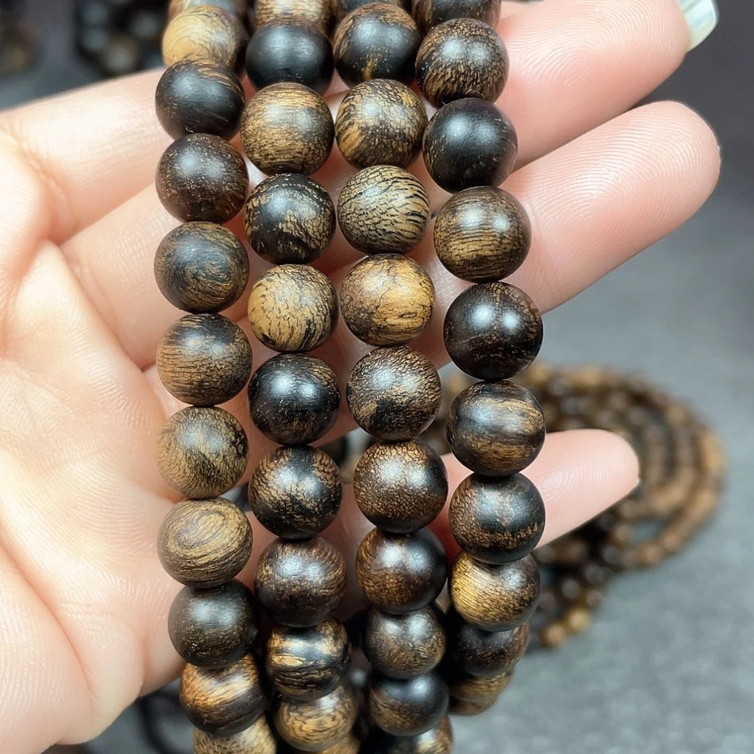 沉香手串白棋瘤疤