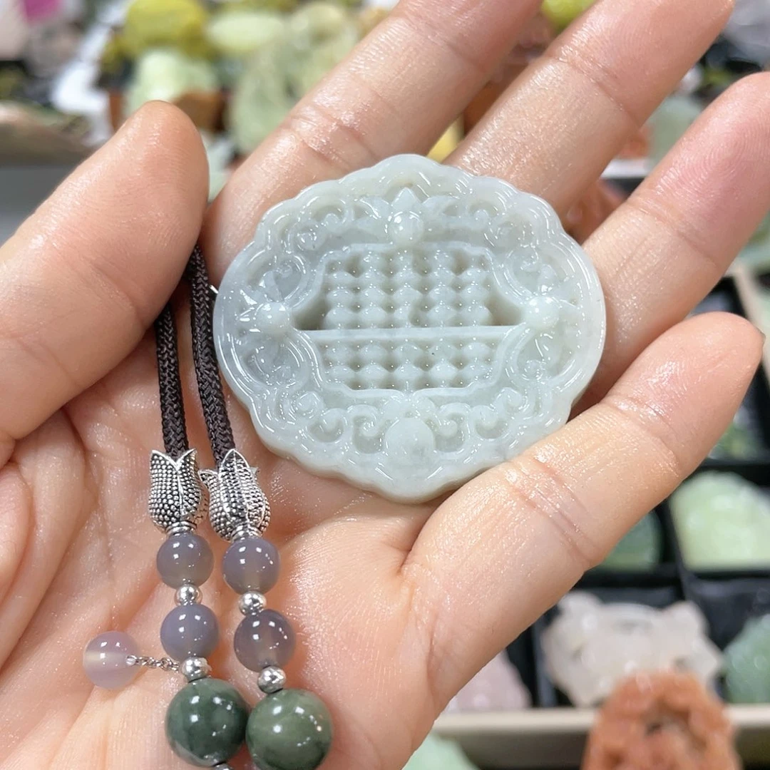 蛇纹石玉颈饰合金