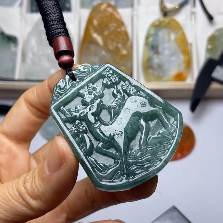 翡翠未镶嵌颈饰翡翠