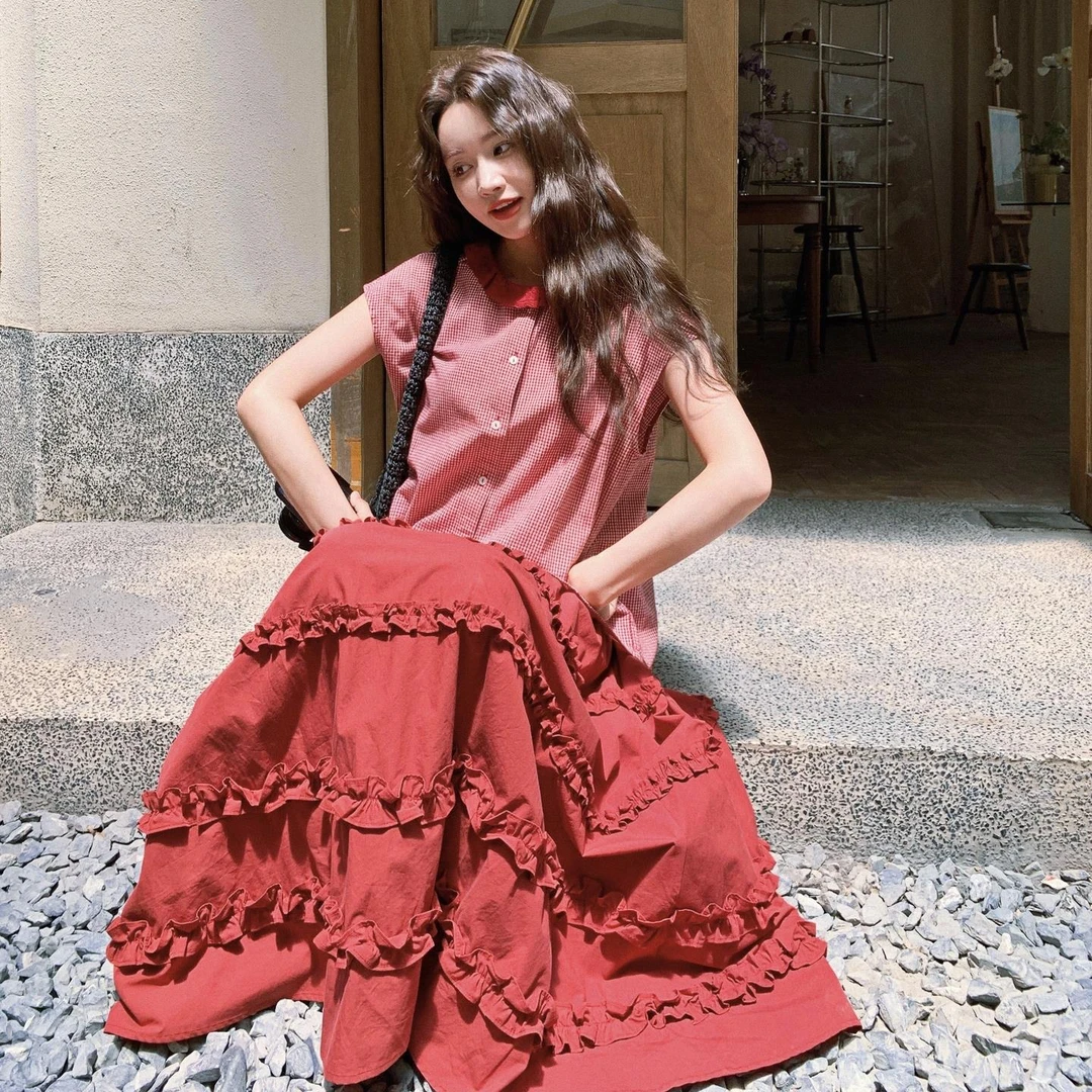 复古红色木耳边半身裙套装女2025夏漂亮花边领格子上衣显瘦两件套