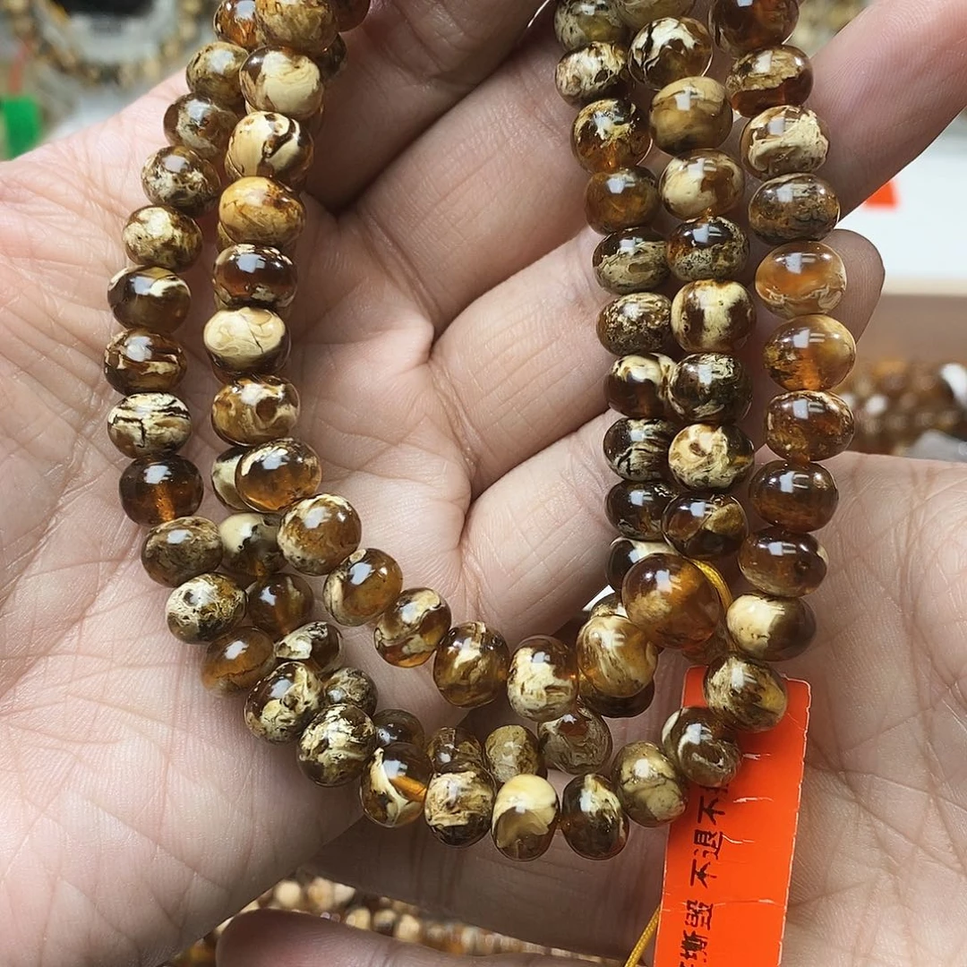 琥珀未镶嵌手链8溶洞