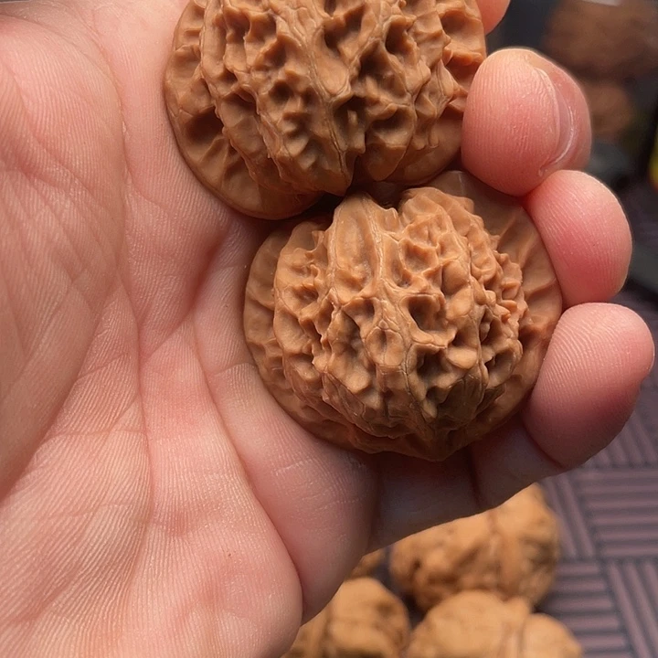 用***8核桃全品红皮宫灯