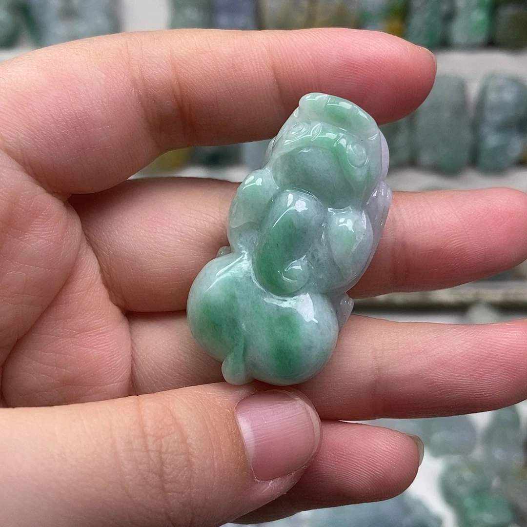 翡翠未镶嵌吊坠(赠链)