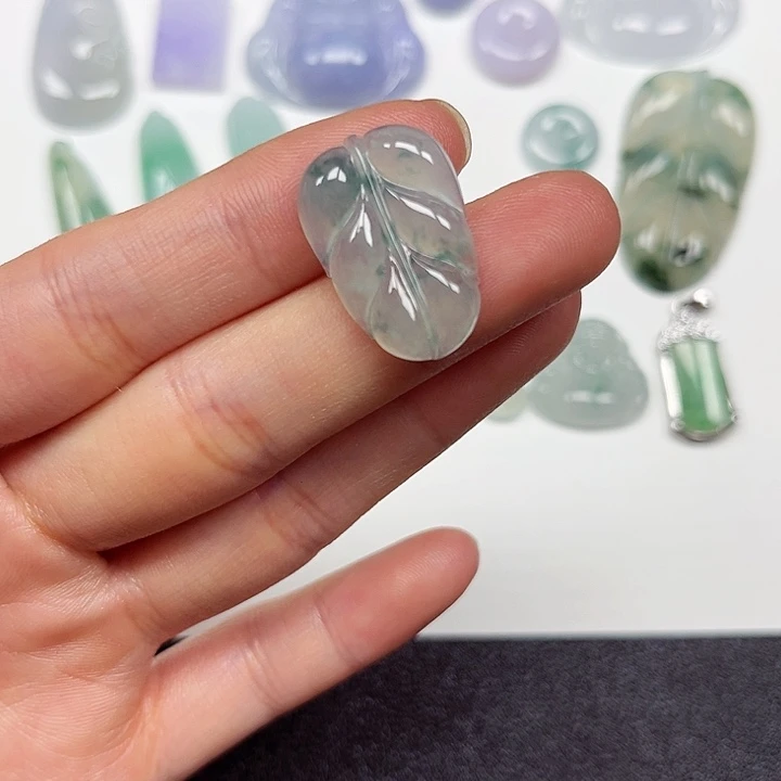 翡翠颈饰未镶嵌翡翠冰飘花小叶子