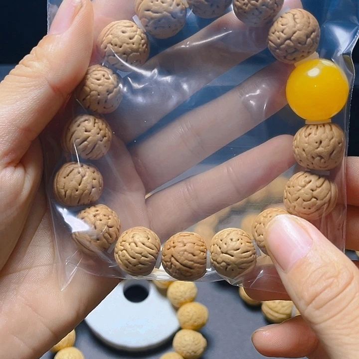 桃核吊坠金丹手串