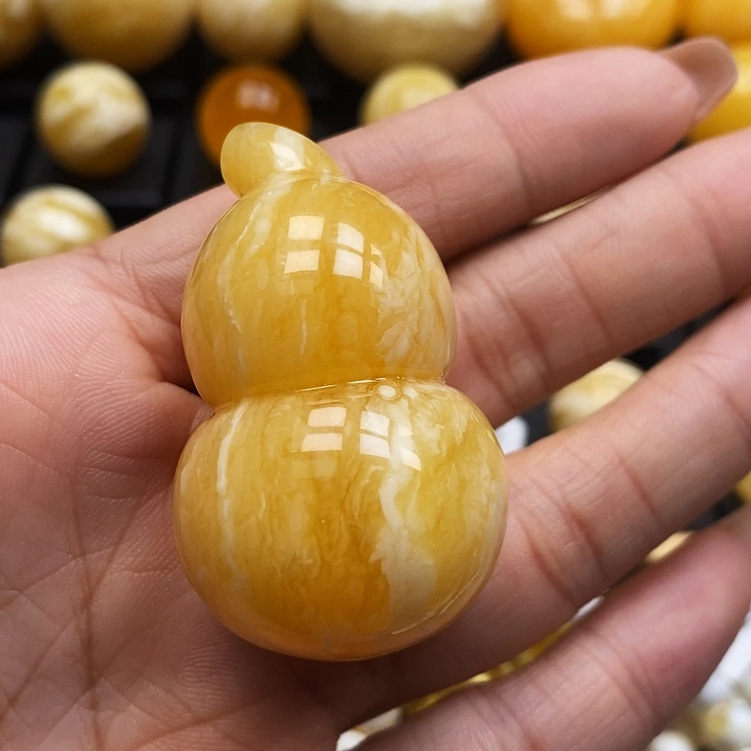 蜜蜡未镶嵌珠宝奇石
