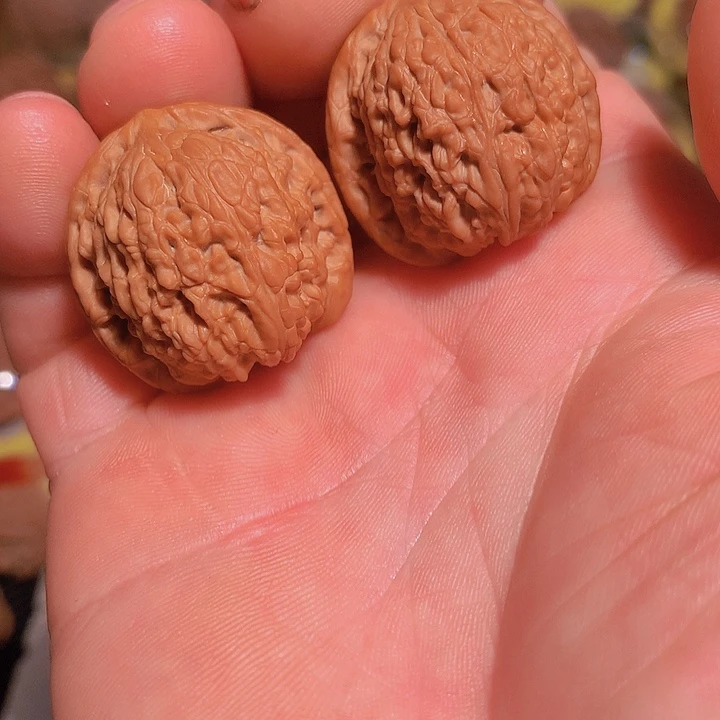 文玩核桃吊坠红玛瑙30