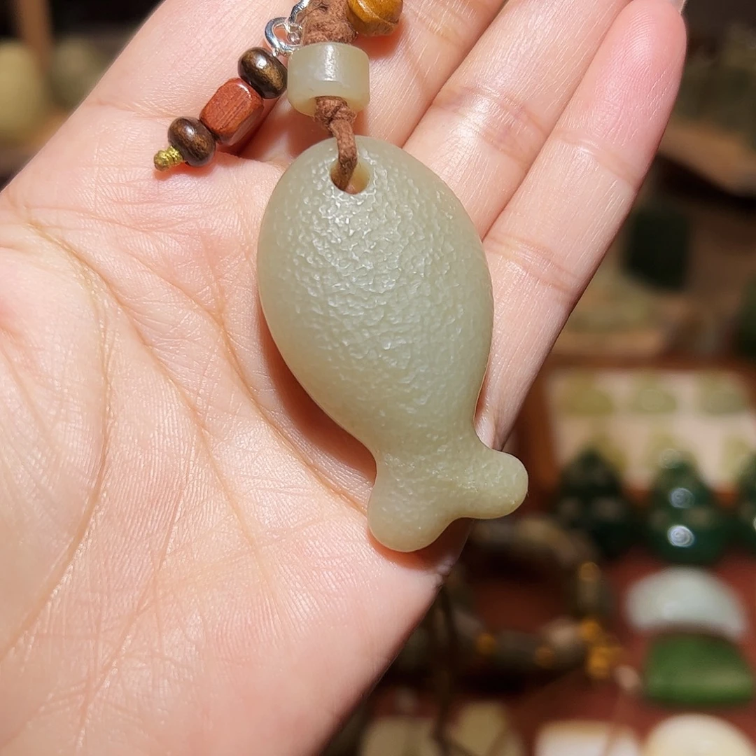 晴***蓝和田玉未镶嵌颈饰